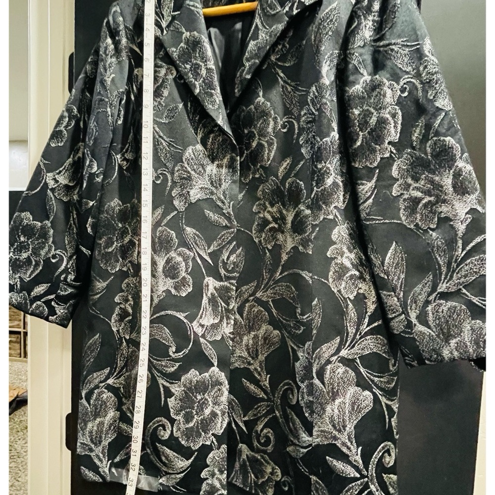 Louben Floral Black and Silver topper Jacket - Picture 6 of 8